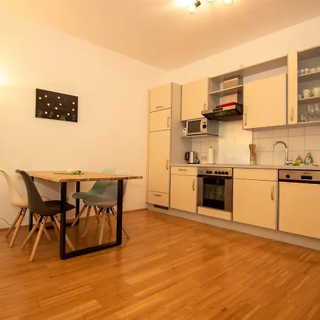 In Beim Lkh Apartment *